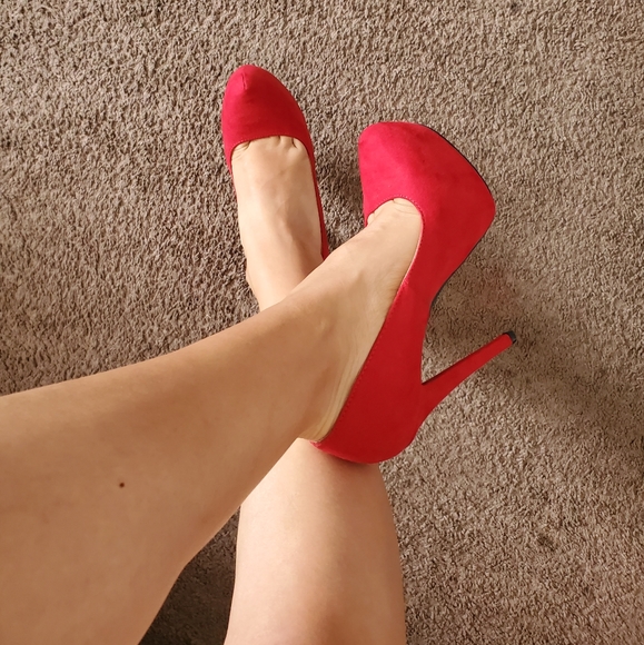 Charlotte Russe red suede heels - Picture 2 of 5